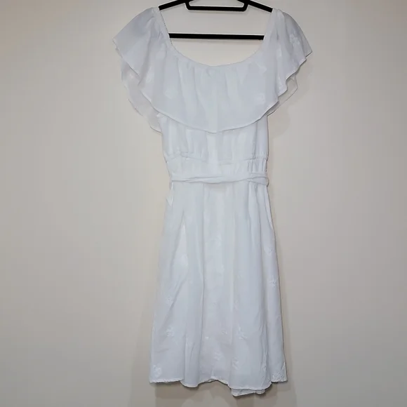 Off the shoulder white embroidered dress - Picture 3 of 7